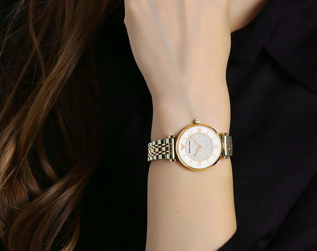 Montre Emporio Armani Gianni T Bar analogique avec cadran blanc et bracelet en acier bicolore AR2076