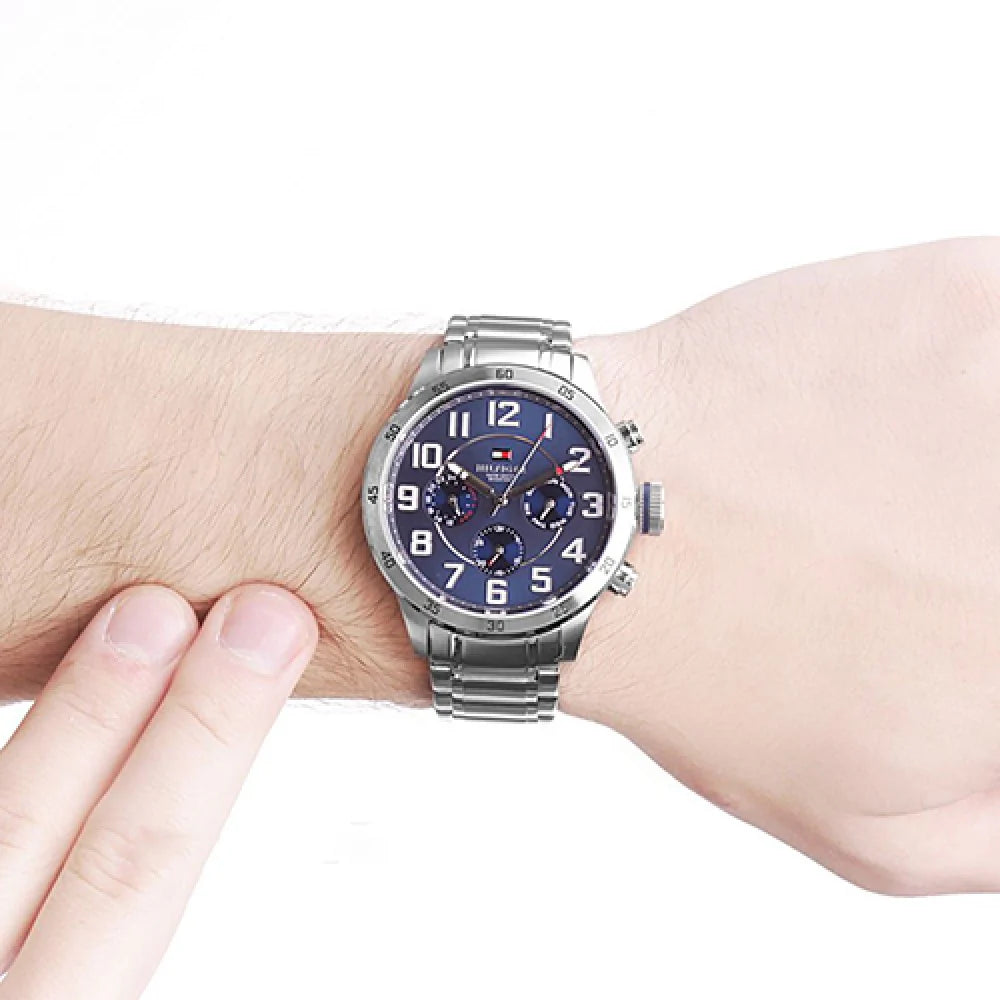 Montre chronographe Tommy Hilfiger Trent pour homme avec cadran bleu et bracelet en acier argenté Tommy Hilfiger