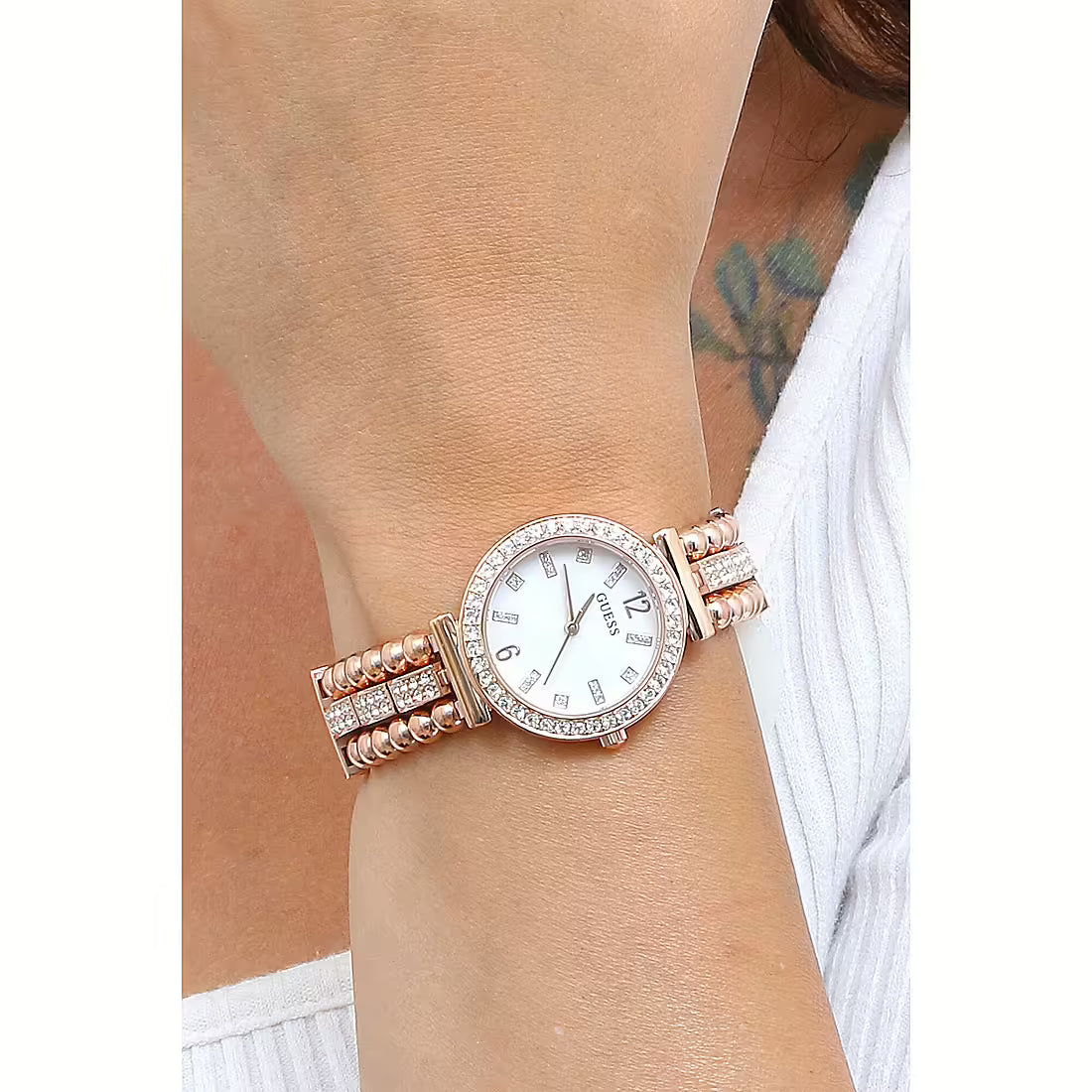 Montre Guess Gala Diamonds avec cadran argenté et bracelet en acier doré pour femme GW0401L3